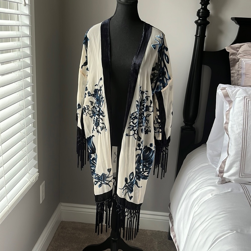 Chico’s Boho Chic Ruana Size S/M